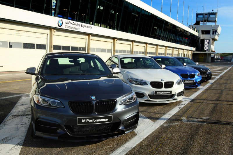 Компания BMW выпустила специальную версию M235i Track Edition