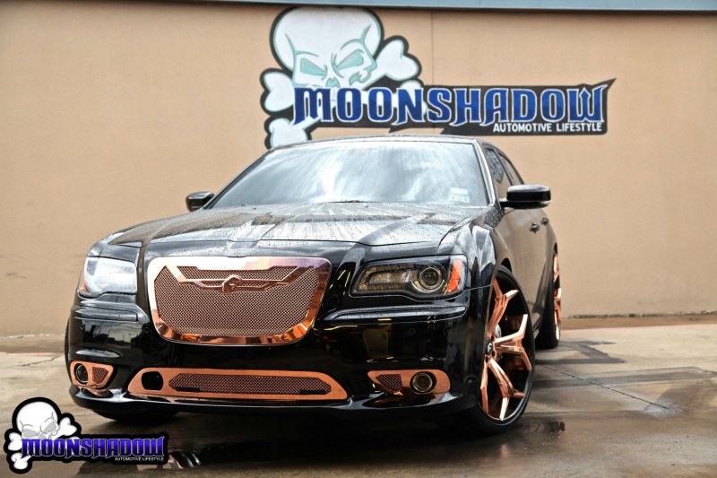 Chrysler 300 SRT на дисках Forgiato 24” от Moon Shadow Dallas