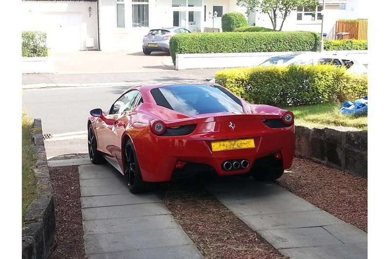 Удивительно точная копия Ferrari 458 Italia продается за 64 000$