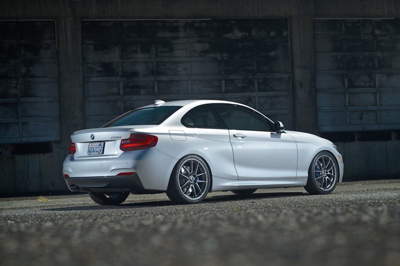 BMW 228i M Sport Coupe в легкой послепродажной настройке из США