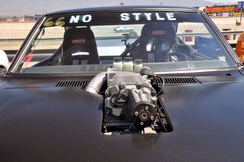 Toyota Corolla 1975 года получила двигатель V8 от Lexus 