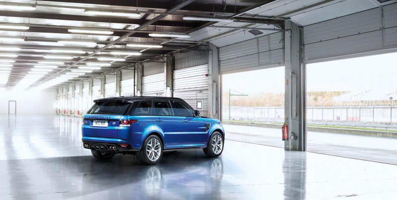 Land Rover рассекретил внедорожник Range Rover Sport SVR