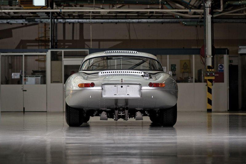 Jaguar выпустит шесть спорткаров Lightweight E-Type 1963 года