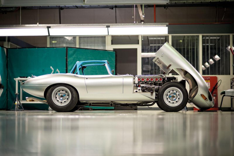 Jaguar выпустит шесть спорткаров Lightweight E-Type 1963 года