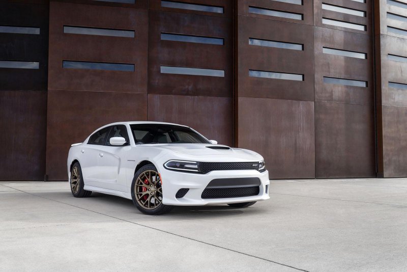 Dodge представил самый мощный в мире седан Charger SRT Hellcat