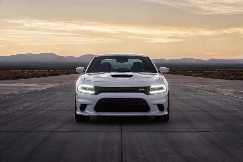 Dodge представил самый мощный в мире седан Charger SRT Hellcat