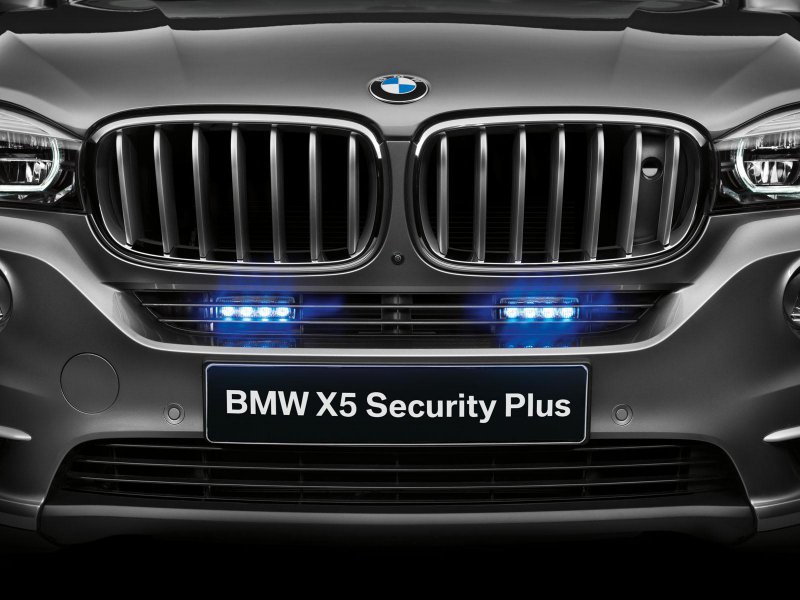 В Москве покажут бронированный крососвер BMW X5 Security Plus