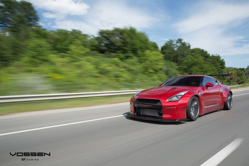 Nissan GT-R в обвесе Rocket Bunny на дисках Vossen Wheels