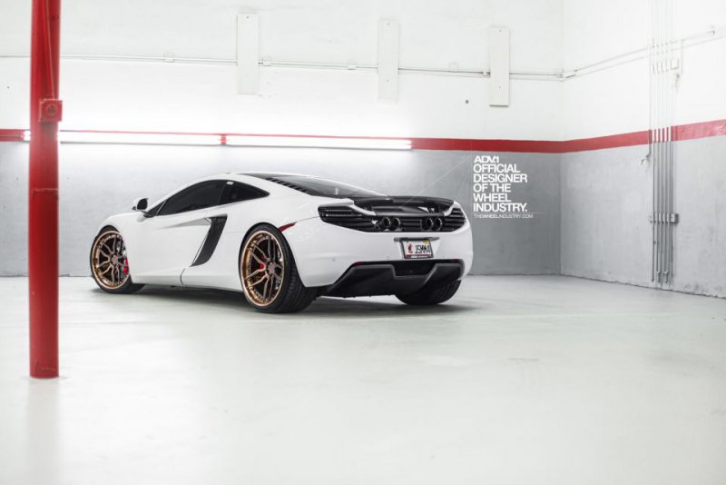 McLaren MP4-12C в послепродажной настройке Fabspeed