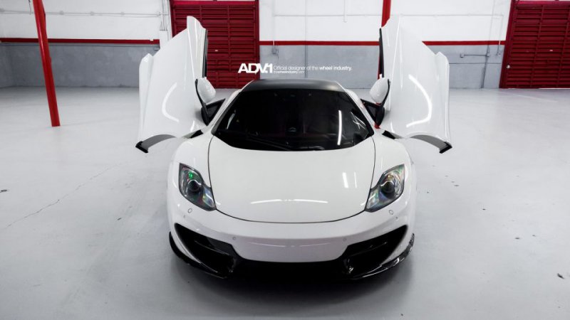 McLaren MP4-12C в послепродажной настройке Fabspeed