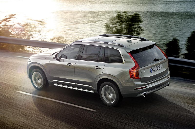 Volvo официально рассекретил второе поколение XC90