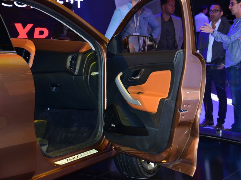 Москва 2014: Lada представила прототип кроссовера XRay2
