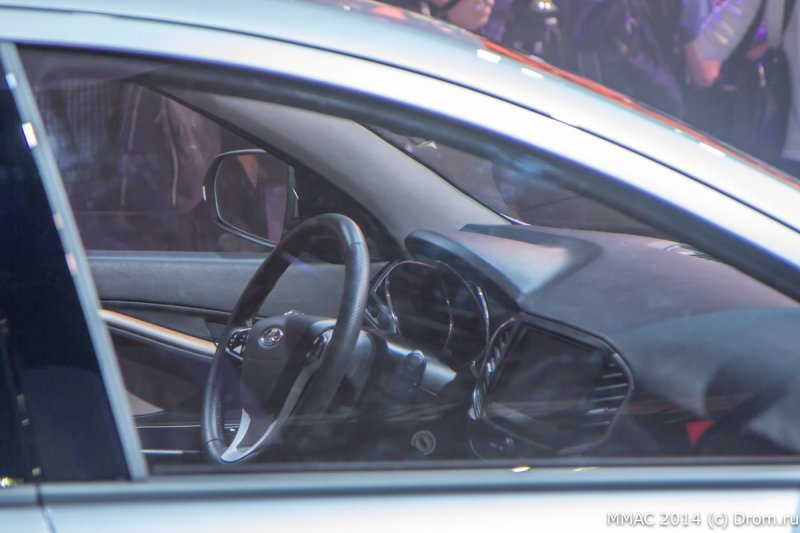 Москва 2014: «АвтоВАЗ» показал концептуальный седан Lada Vesta