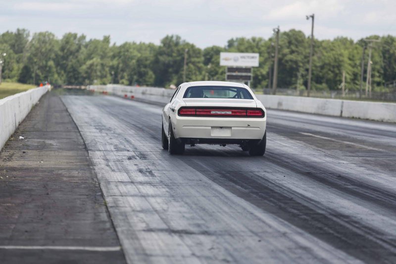 Dodge Challenger Drag Pak оснастили 7,0-литровым двигателем