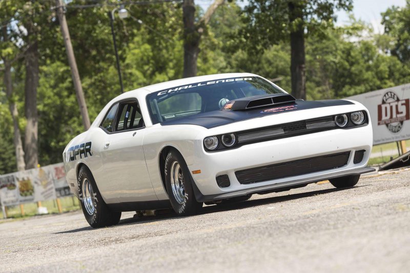 Dodge Challenger Drag Pak оснастили 7,0-литровым двигателем