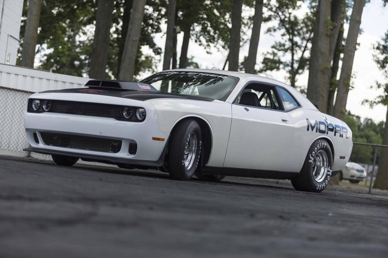 Dodge Challenger Drag Pak оснастили 7,0-литровым двигателем