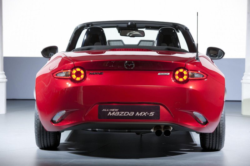 Mazda представила новое поколение родстера MX-5