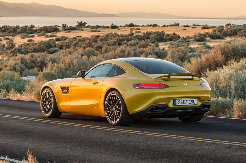 Mercedes-Benz официально представил спорткар AMG GT