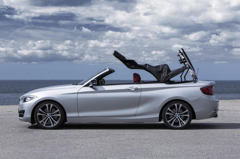 BMW презентовал самый маленький кабриолет 2-Series Convertible