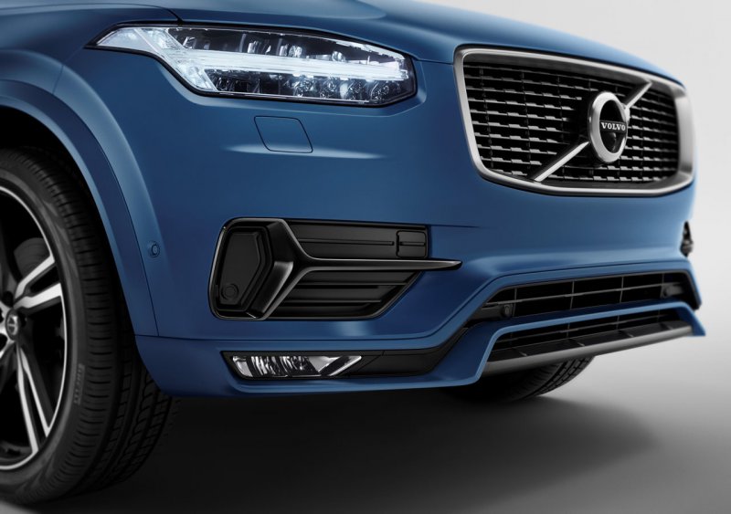 У нового внедорожника Volvo XC90 появилась версия R-Design
