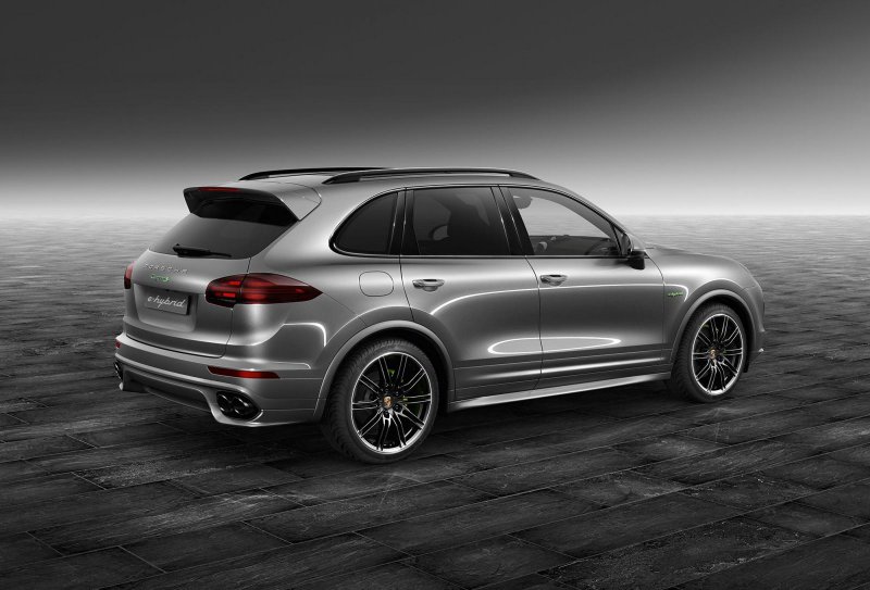 Porsche Exclusive показал персонализированный Cayenne S E-Hybrid