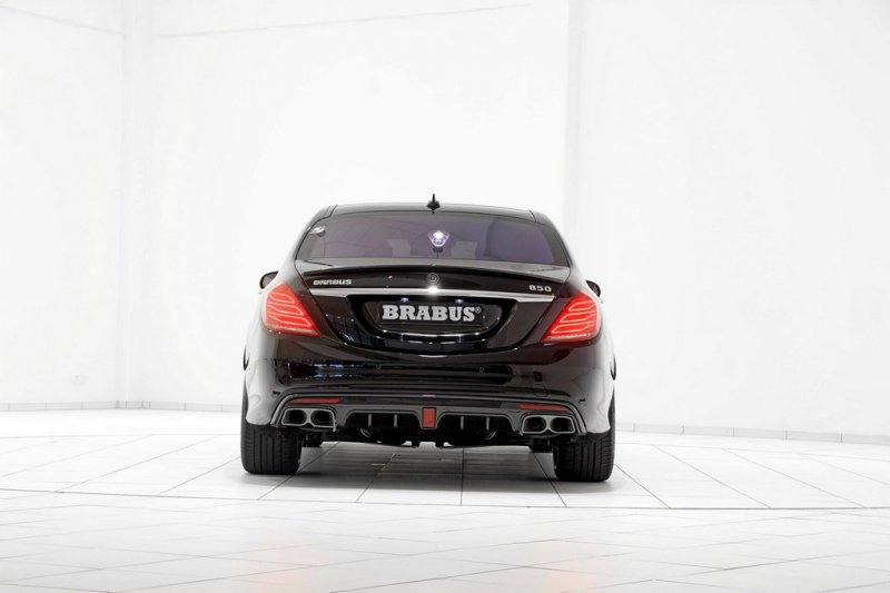 Brabus представил фотографии очередного лимузина iBusiness