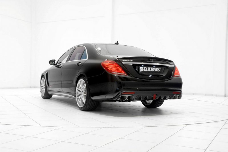 Brabus представил фотографии очередного лимузина iBusiness