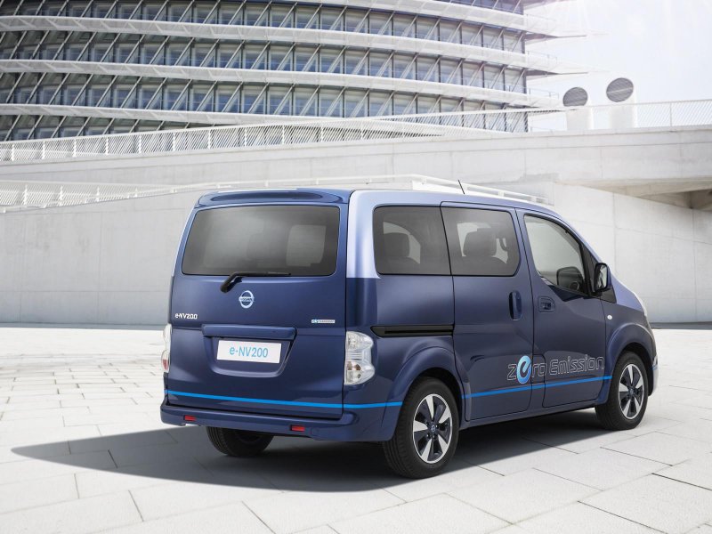 Nissan построил премиальный электрический фургон e-NV200 VIP