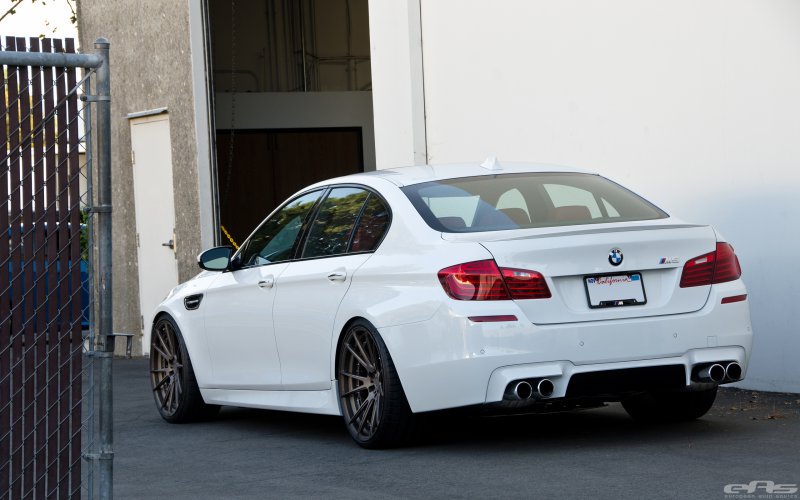 Заниженный BMW M5 (F10) от European Auto Source