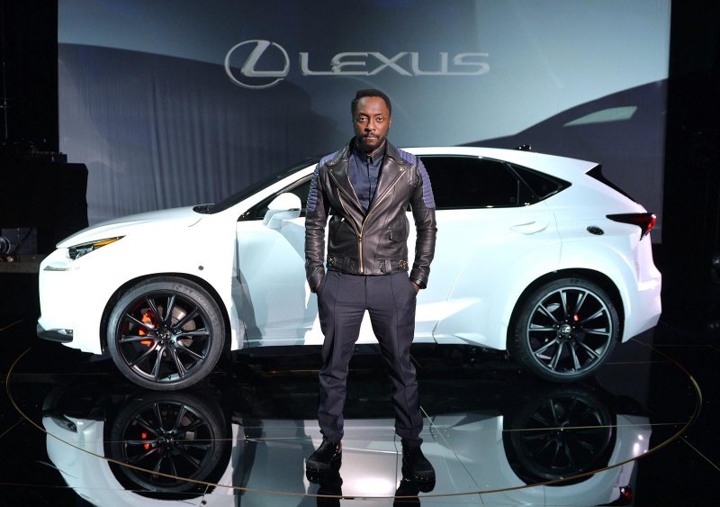 Lexus представил кроссовер NX by will.i.am от Уильяма Адамса