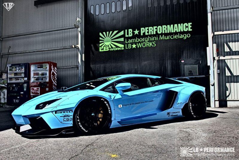 Liberty Walk подготовил обвес для Lamborghini Aventador