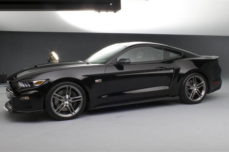 Roush представил первые фото доработанного Ford Mustang 2015 
