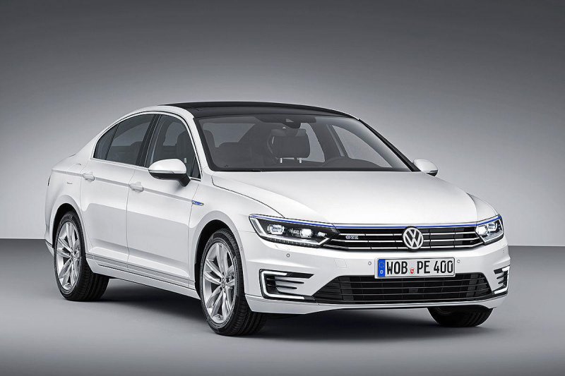 У Volkswagen Passat появилась гибридная версия GTE