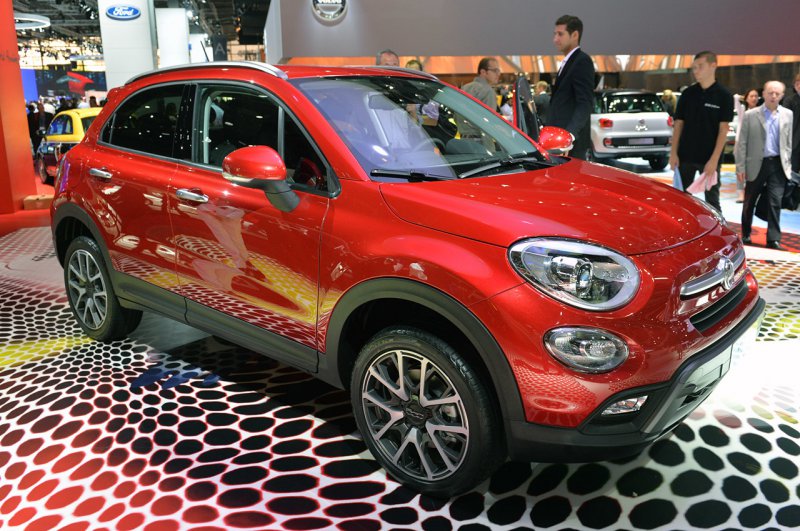 Париж 2014: FIAT показал миниатюрный кроссовер 500X