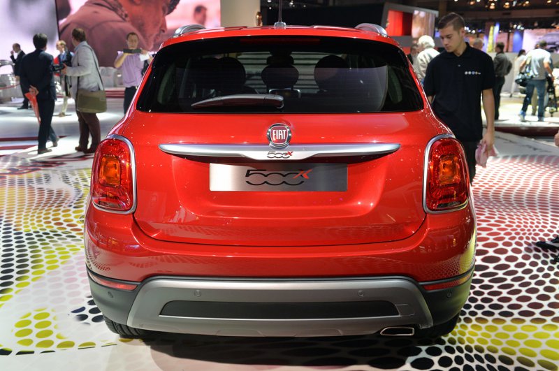 Париж 2014: FIAT показал миниатюрный кроссовер 500X