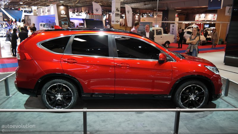 Париж 2014: Honda показала прототип обновленного кроссовера CR-V