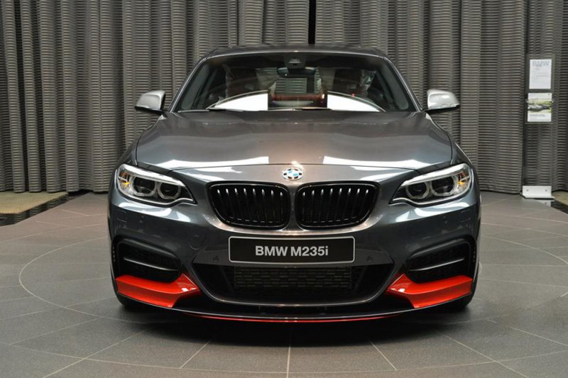 Дилерский центр Абу-Даби продает уникальный BMW M235i M Performance