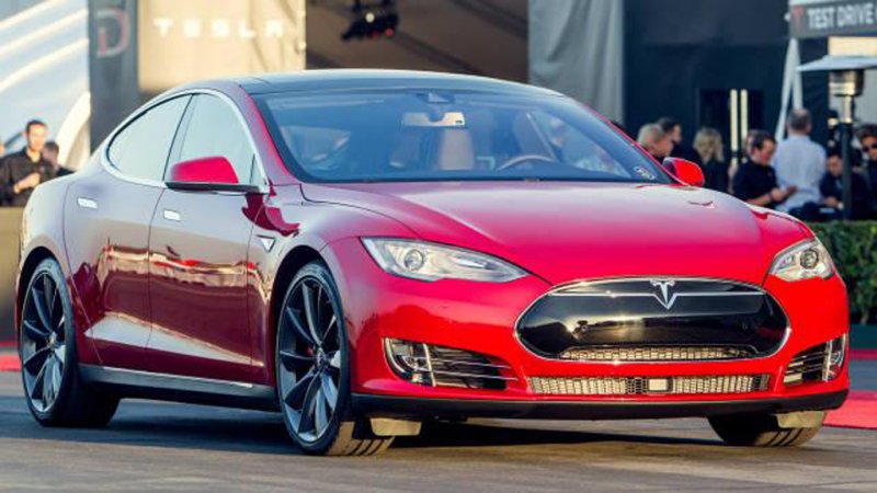 Tesla Model S получила «заряженную» версию и полуавтопилот