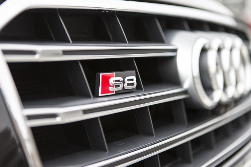 ABT Sportsline довел мощность Audi S8 до 675 лошадей