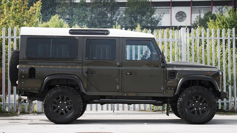 Land Rover Defender XS 110 Chelsea Wide Track от A. Kahn Design