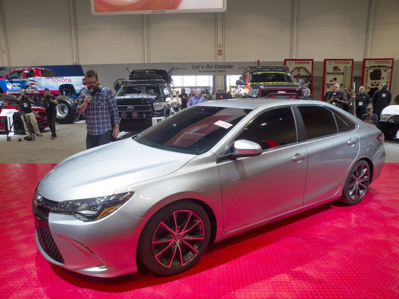 SEMA 2014: Toyota показала 850-сильный драгстер Sleeper Camry