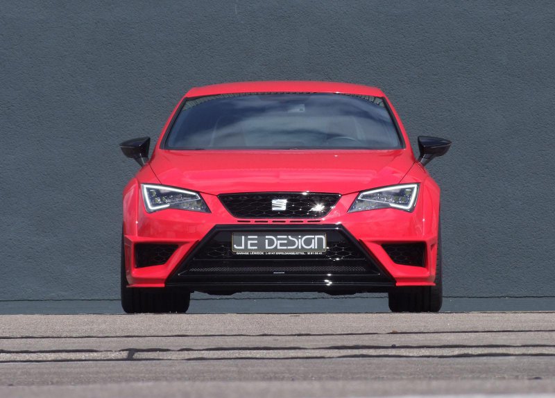 JE Design доработал пятидверный «хот-хэтч» Seat Leon Cupra 5F