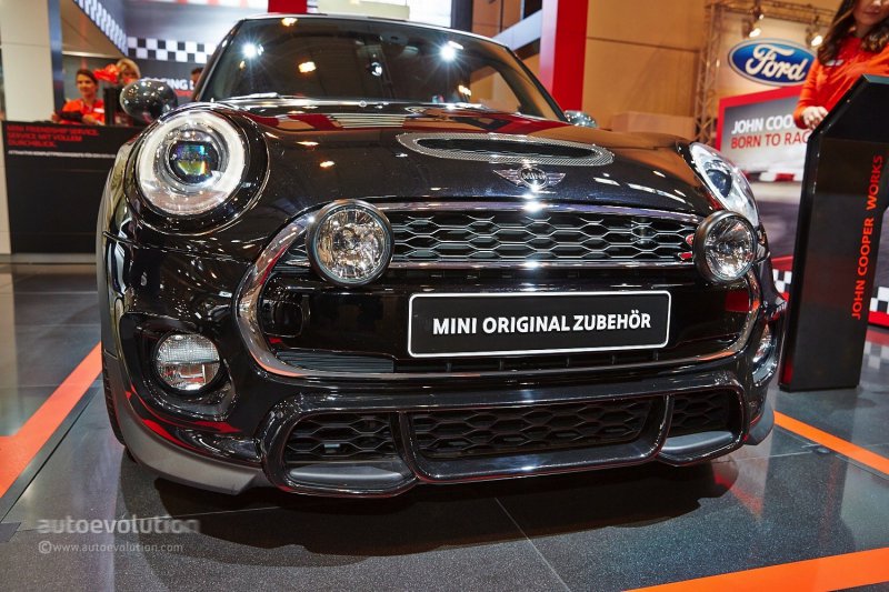 Эссен 2014: MINI Cooper S со спорт-пакетом JCW