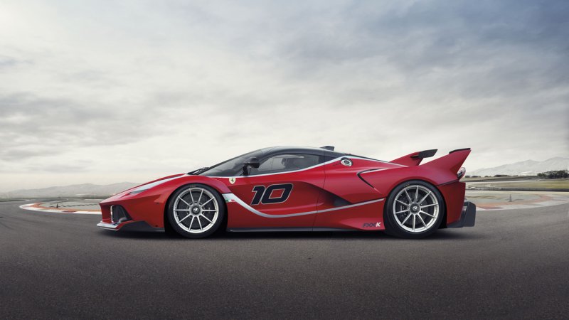 Компания Ferrari за несколько дней распродала гиперкары FXX K