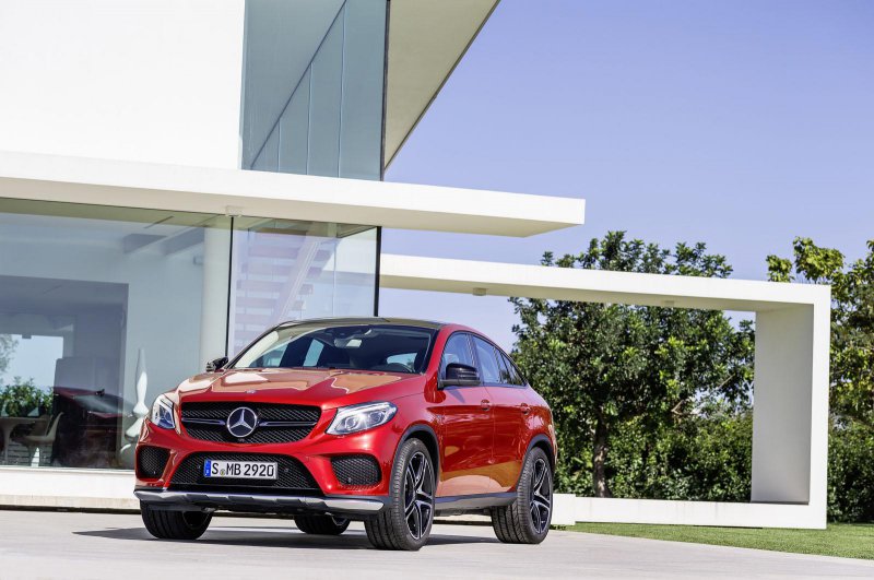 Mercedes-Benz рассекретил новый кроссовер GLE Coupe