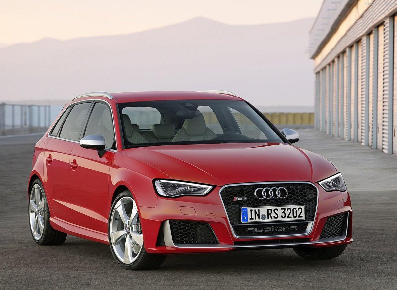 Новый Audi RS3 Sportback стал легче и мощнее