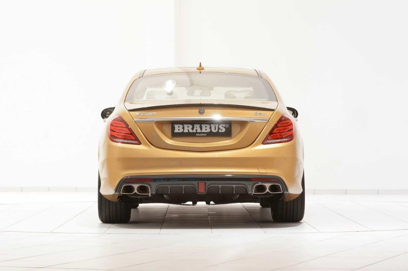 Brabus представил золотой седан Mercedes-Benz S63 AMG