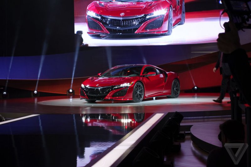 Детройт 2015: Acura представила серийный суперкар NSX