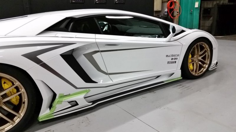 Lamborghini Aventador LP 700-4 в настройке Rowen Japan