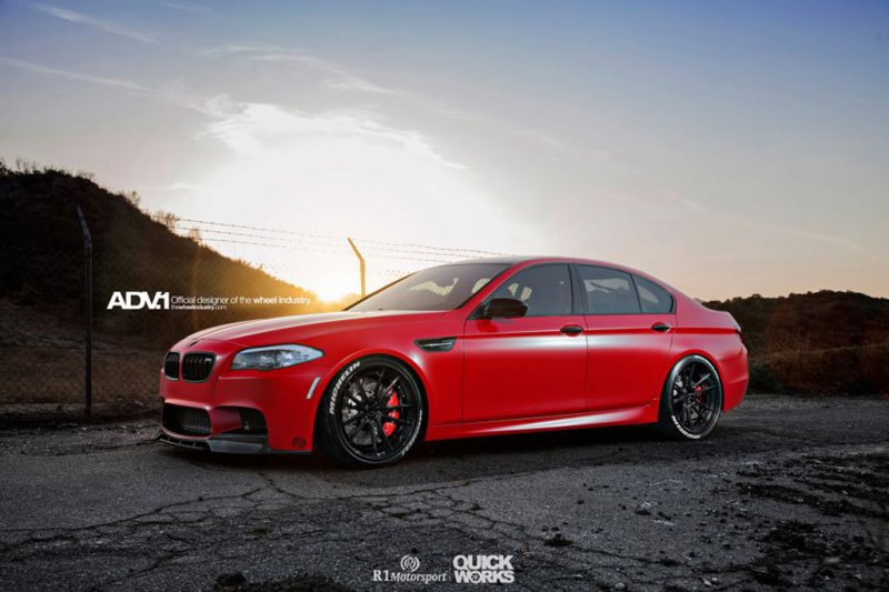 BMW M5 (F10) в настройке R1 Motorsports